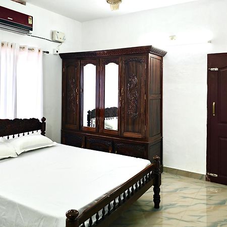 Ambili Riverfront Villa With Party Hall Айримбранолер Экстерьер фото